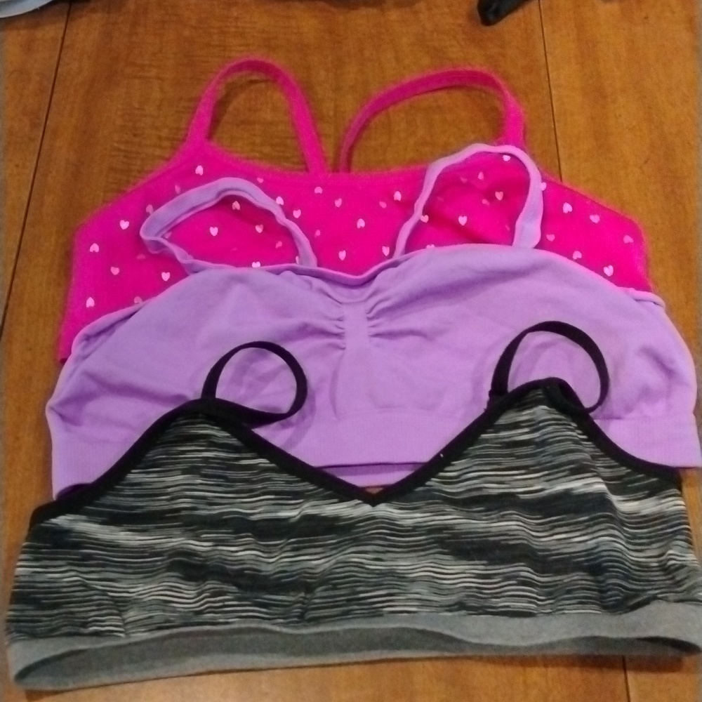 Girls sports bras all fit about the same size medium